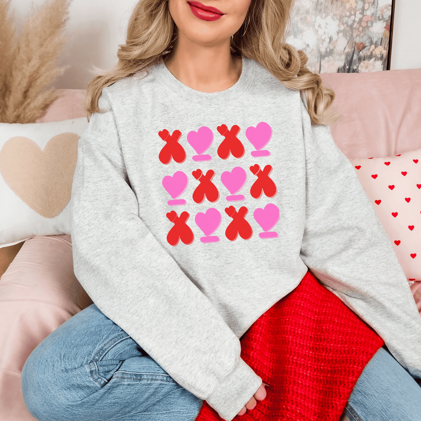 XOXO Valentine's Day Sweatshirt, Trendy Self Love Gift, Preppy Valentine Gift for Her, Aesthetic VSCO Love Day, Valentine Days Gift Crewneck