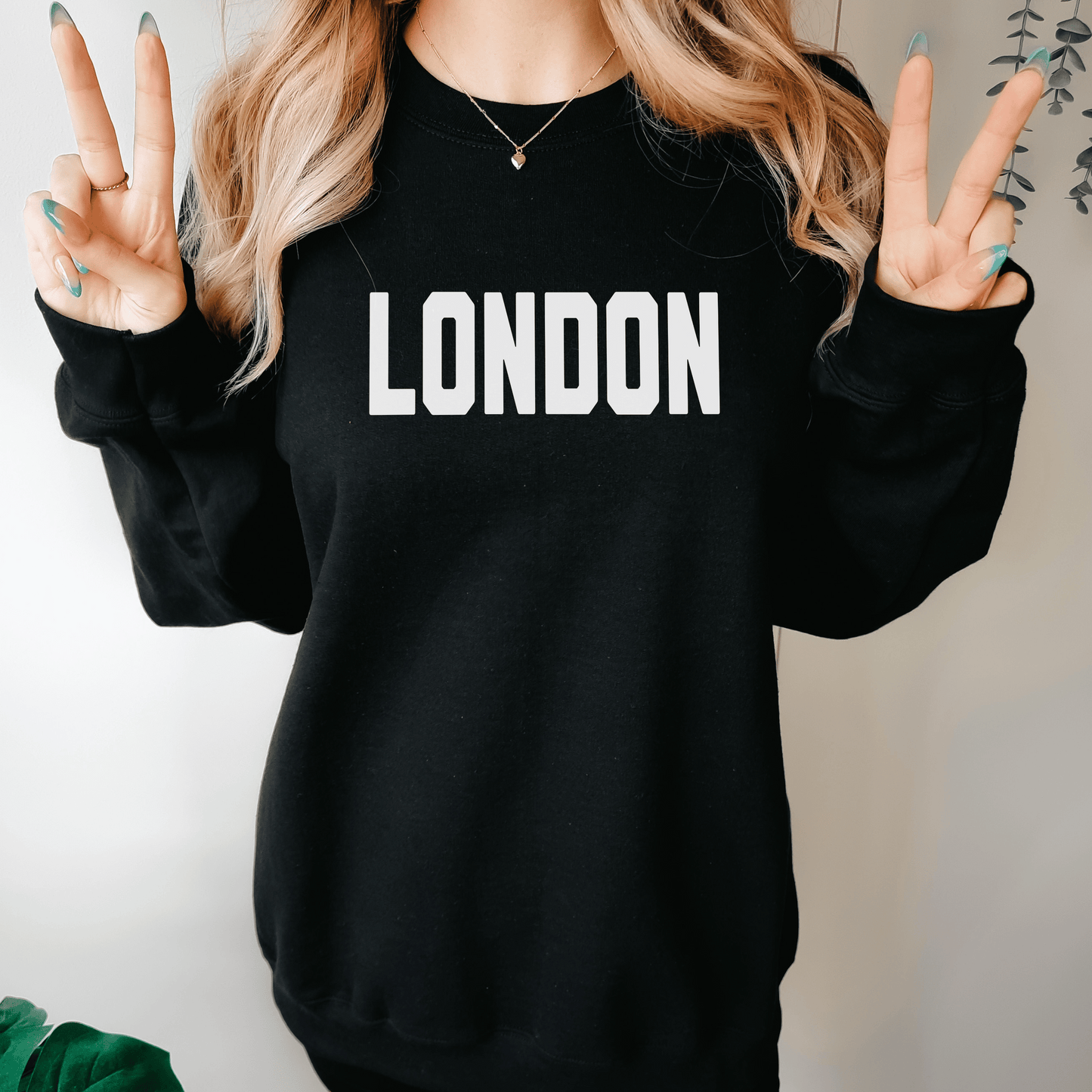 LONDON Sweatshirt, College Sweatshirt, University Crewneck, Oversized Sweatshirt, Trendy Aesthetic Sweatshirt, VSCO Sweatshirt