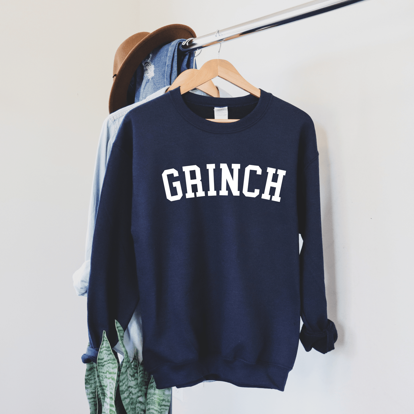 Grinch Sweatshirt, Merry Christmas Sweatshirts, Holiday Crewneck Sweatshirts, Cute Holiday, Plus Sized Christmas, Christmas Aesthetic Gifts