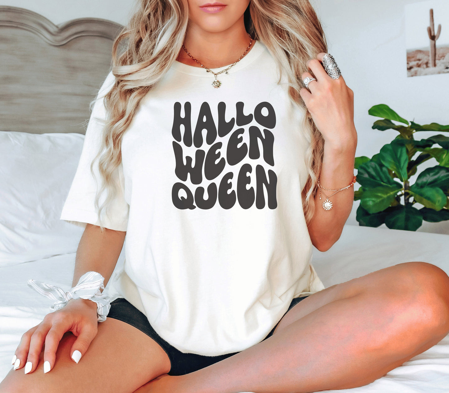 Halloween Shirt Retro Halloween Shirte Halloween Queen Tee Halloween Halloween Tee Gifted Fall Shirt Cute Halloween Shirt Spookie Season