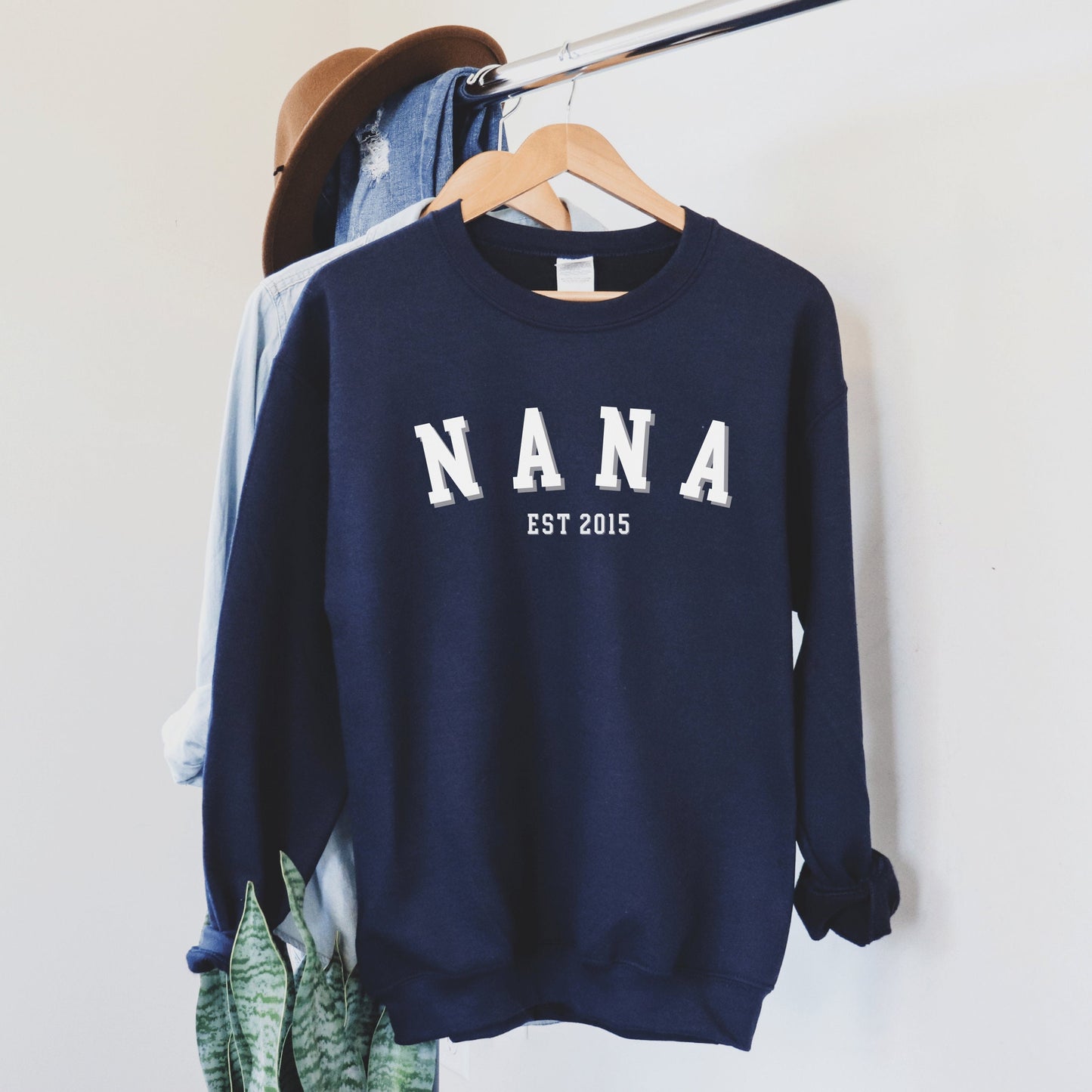 Custom Sweatshirt Grandma Gift, Grandma Gift For Mom, Customized Gigi Sweater, Nana Crewneck, Gift-For Grandma, Custom Mamaw Gift Gammy